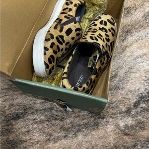 New in box never worn hair on hide